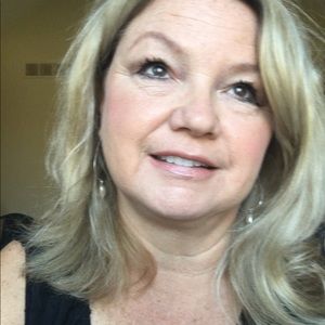 Meet your Posher, Marianne